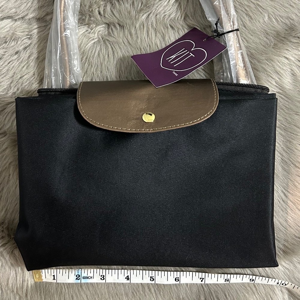 Weekend Bag - Picture 8 of 9